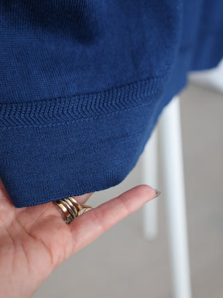 Gucci men’s blue V-neck long sleeve sweater