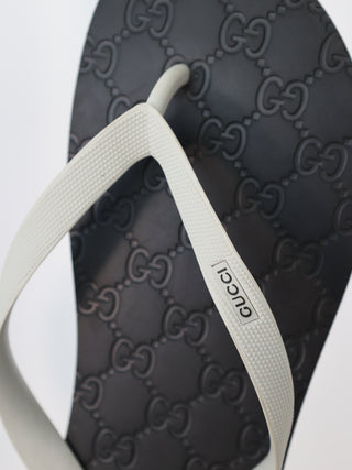 Gucci black two-tone rubber sandals with embossed GG logo, size 27 cm