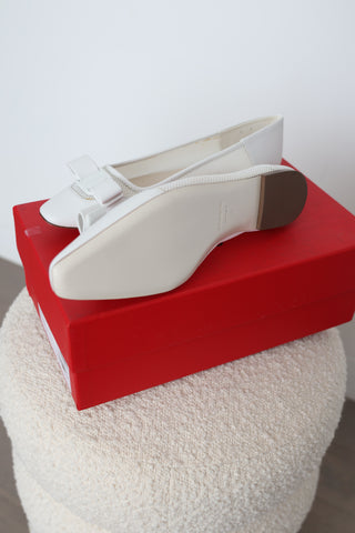 Salvatore Ferragamo Anz white mesh and leather ballet flats with signature bow detail, square toe and original box.