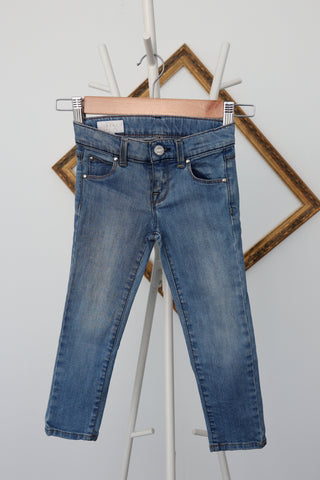 Gucci kids blue skinny jeans with logo patch, size 3 years.