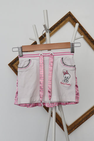 Monnalisa girls white Tweety Bird top with pink bow and matching skirt, size 3 years.