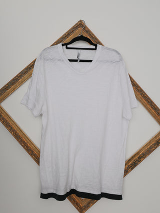 Neil Barrett Layered Hem V-Neck Slub T-Shirt – White | L