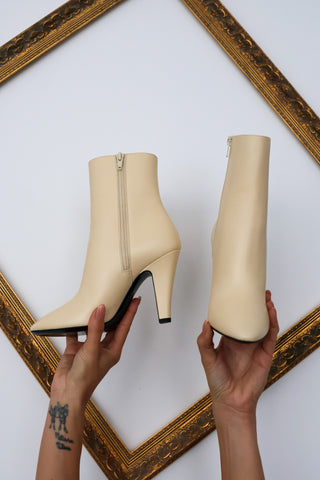 Saint Laurent beige soft calf leather ankle boots 68 95 Vanity size 38 new in box.