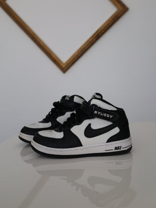 Nike x Stüssy Air Force 1 Mid Light Bone Black sneakers size 33.5 EU.