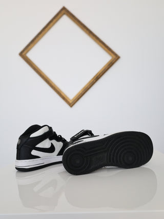 Nike x Stüssy Air Force 1 Mid Light Bone Black sneakers size 33.5 EU.