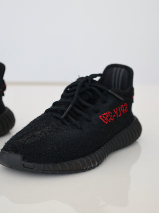 Adidas Yeezy Boost 350 V2 black red kids sneakers size 27 EU.