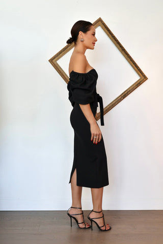 Scanlan Theodore black crepe knit off shoulder coupe sleeve dress size small.
