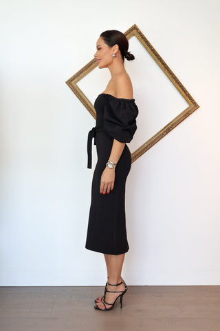 Scanlan Theodore black crepe knit off shoulder coupe sleeve dress size small.