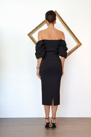 Scanlan Theodore black crepe knit off shoulder coupe sleeve dress size small.