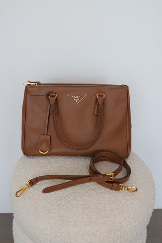 Prada Double Zip Medium Saffiano Tote Bag, beige (Cameo), gold-tone hardware