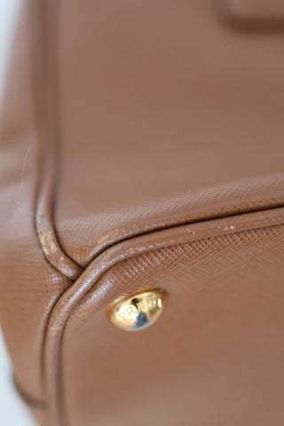 Prada Double Zip Medium Saffiano Tote Bag, beige (Cameo), gold-tone hardware