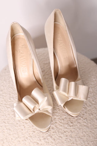 Vera Wang Satin Heels – Size 40