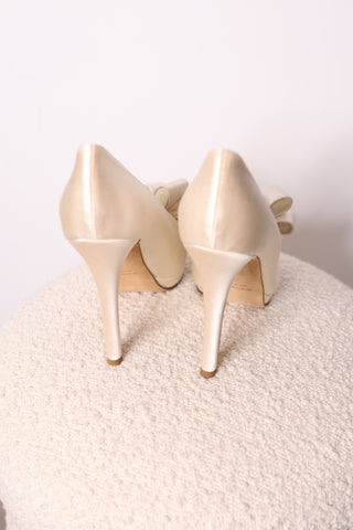Vera Wang Satin Heels – Size 40