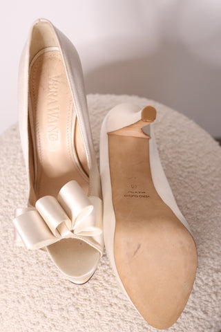 Vera Wang Satin Heels – Size 40