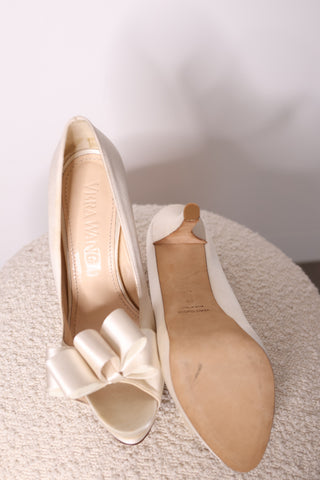 Vera Wang Satin Heels – Size 40