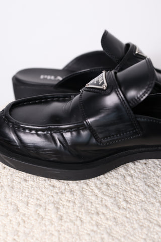 Prada Chunky Triangle Logo Sliders - IT 40