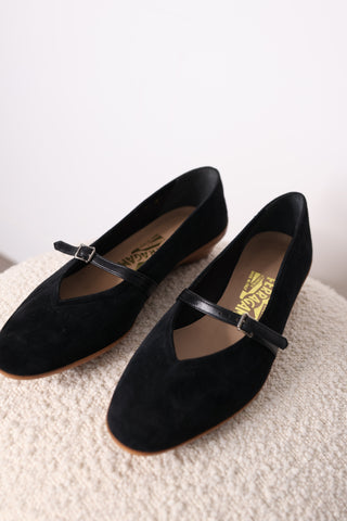 Vintage Salvatore Ferragamo Suede Flats – EU 37