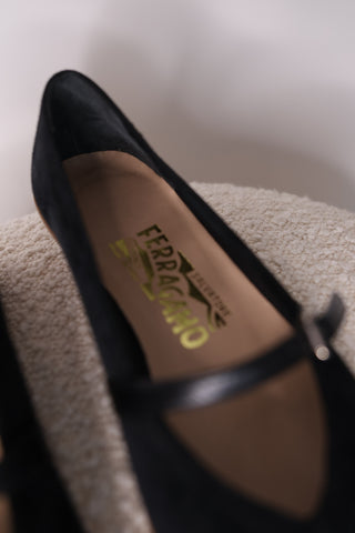 Vintage Salvatore Ferragamo Suede Flats – EU 37