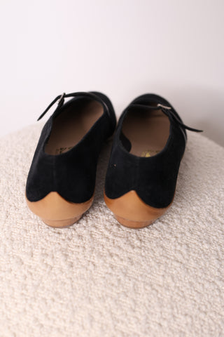 Vintage Salvatore Ferragamo Suede Flats – EU 37